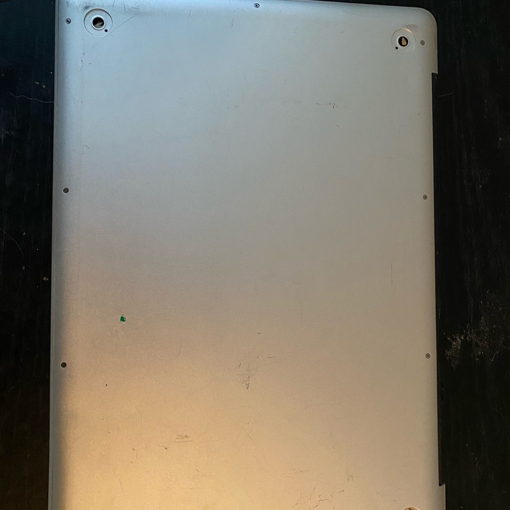 2010 MacBook Pro Computer - Picture 7 of 7